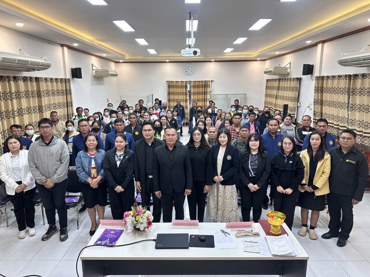 องค์การบริหารส่วนตำบลพระธาตุบังพวน จัดโครงการอบรมคณะกรรมการประจำหน่วยเลือกตั้งและเจ้าหน้าที่รักษาความปลอดภัยประจำที่เลือกตั้ง ในการเลือกตั้งสมาชิกสภาองค์การบริหารส่วนตำบล และนายกองค์การบริหารส่วนตำบล องค์การบริหารส่วนตำบลพระธาตุบังพวน