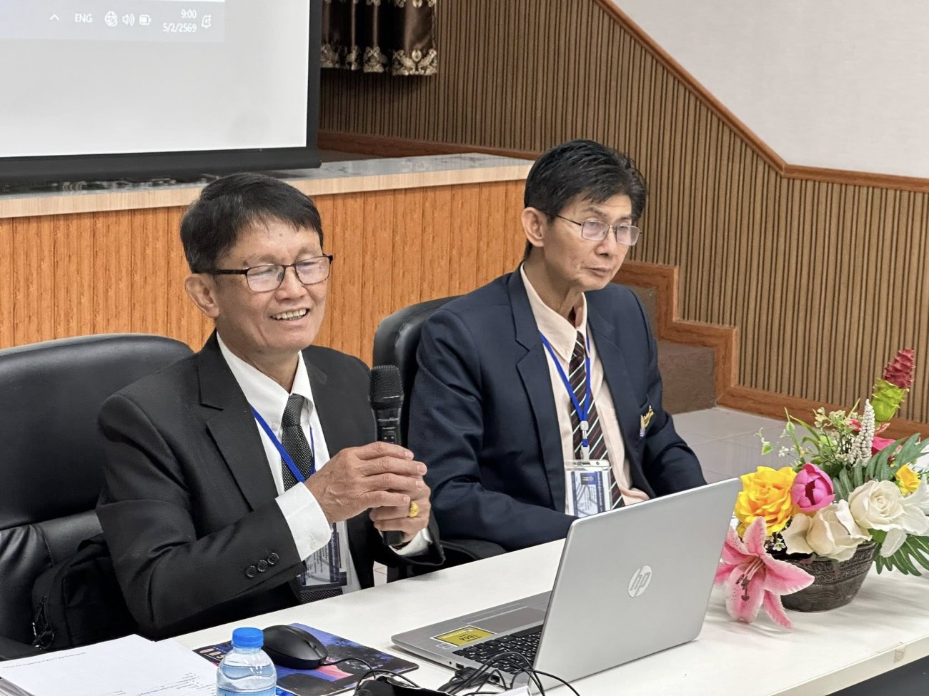 ประชุมการตรวจเยี่ยมสำนักงานรับรองมาตรฐานและประเมินคุณภาพการศึกษาศูนย์พัฒนาเด็กเล็กองค์การบริหารส่วนตำบลพระธาตุบังพวน