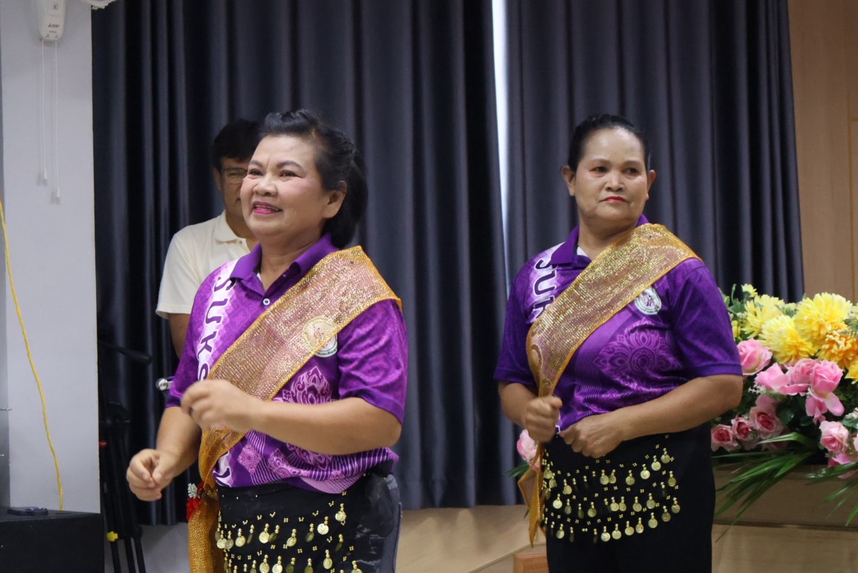 พิธีมอบใบเกียรติบัตร นักเรียนโรงเรียนสุขสมวัย เทศบาลตำบลเสิงสาง ประจำปีการศึกษา 2569